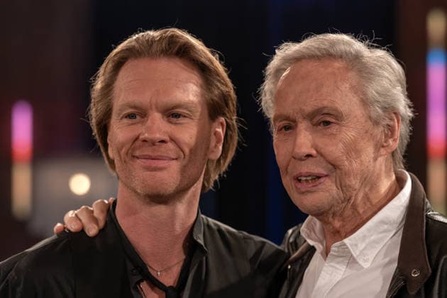 Kölner Treff on February 06, 2026 In the picture the Austrian actor, singer and TV presenter Peter Kraus on the right with son Mike Kraus, photographer and filmmaker Peter Kraus is considered the founder of German-language Rock™n Roll Susan Link and Anna Planken Mi