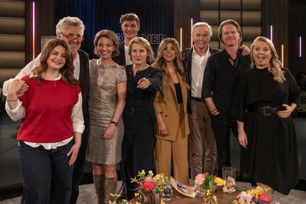 Kölner Treff am 06. Februar 2026. Von links nach rechts: Die österreichische Schauspielerin und Sängerin Ronja Forcher, der Schauspieler, Moderator, Sänger, Komponist und Buchautor Michael Schanze, Gastgeberin Anna Planken, der Landwirt Friedrich Dieckmann, Gastgeberin Susann Link, die Fernsehmoderatorin, Automobilverkäuferin und ehemalige Handballspielerin Panagiota Petridou, der Schauspieler, Sänger und Fernsehmoderator Peter Kraus, dessen Sohn, der Fotograf und Filmemacher Mike Kraus sowie die irisch-US-amerikanische Sängerin, Musikerin und Songwriterin Patricia Kelly. Susan Link und Anna Planken Micky Beisenherz weilte zum Zeitpunkt der Sendung in Australien - sind neugierig und befragen ihre Gäste auf ihre ganz eigen