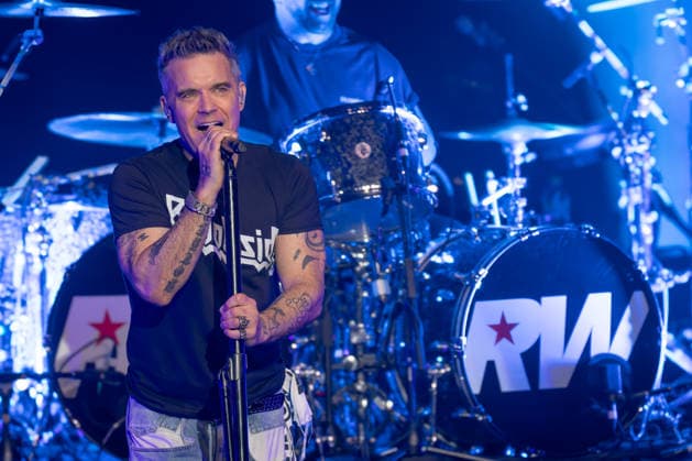 Robbie Williams performs live at the Liverpool Olympia Featuring: Robbie Williams Where: Liverpool, Merseyside, United Kingdom When: 06 Feb 2026 Credit: Alex Cropper Cover Images EDITORIAL USE ONLY. NOT FOR USE BY NEWSPAPERS BASED IN THE UK. Copyright: xx coverimg55443495