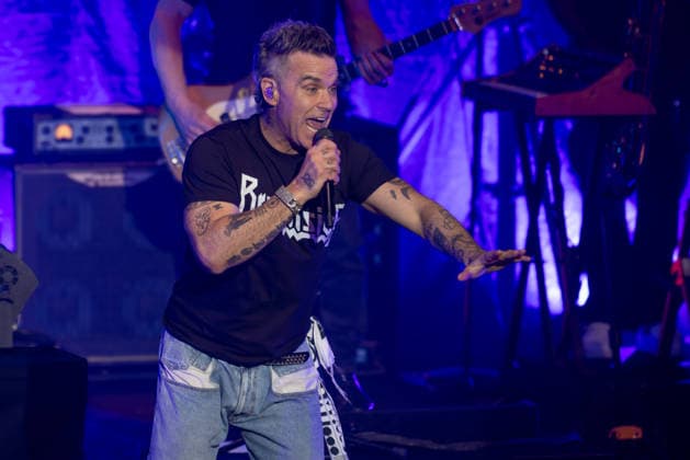 Robbie Williams performs live at the Liverpool Olympia Featuring: Robbie Williams Where: Liverpool, Merseyside, United Kingdom When: 06 Feb 2026 Credit: Alex Cropper Cover Images EDITORIAL USE ONLY. NOT FOR USE BY NEWSPAPERS BASED IN THE UK. Copyright: xx coverimg55443496