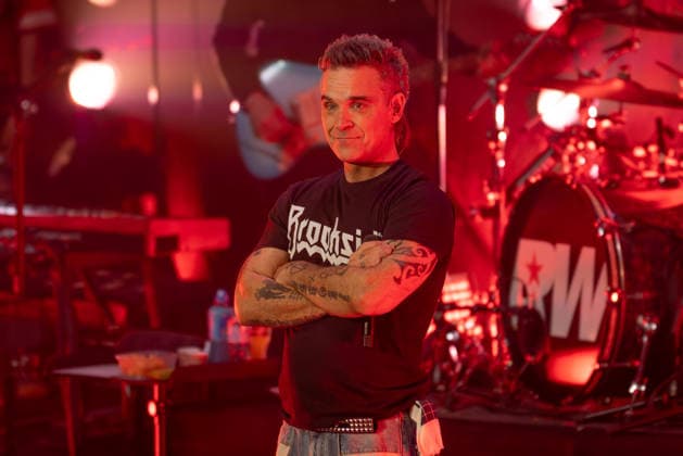 Robbie Williams performs live at the Liverpool Olympia Featuring: Robbie Williams Where: Liverpool, Merseyside, United Kingdom When: 06 Feb 2026 Credit: Alex Cropper Cover Images EDITORIAL USE ONLY. NOT FOR USE BY NEWSPAPERS BASED IN THE UK. Copyright: xx coverimg55443499