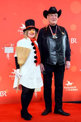 Bavarias Minister of the Interior Joachim Herrmann CSU with his wife Gerswid Herrmann at the BR live broadcast Fastnacht in Franken in the Mainfrankensäle At the Prunksitzung of the Fastnachtverband Franken, politicians are traditionally exposed to ridicule and foolery Veitshöchheim, 06 02 2026 Bavaria Germany Copyright: xDwixAnoraganingrumx