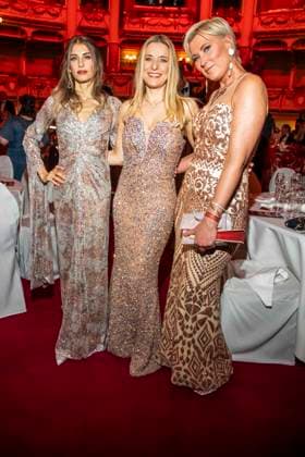 Cathy Hummels, Stefanie Hertel und Kamilla Senjo zu Gast im Ballsaal beim 100 Sepmper Oernball in der Semper Oper in Dresden am 6.Februar 2026 Sachsen Deutschland *** Cathy Hummels, Stefanie Hertel and Kamilla Senjo as guests in the ballroom at the 100 Sepmper Opera Ball at the Semper Opera in Dresden on February 6, 2026 Saxony Germany