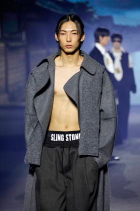 2026 F W Seoul Fashion Week Models walk the runway showcasing designs by SLING STONE during the 2026 F W Seoul Fashion Week at the Dongdaemun Design Plaza (DDP) in Seoul, South Korea on February 07, 2026. Seoul South Korea  Copyright: xMatrixxImages JungxUi-Chelx