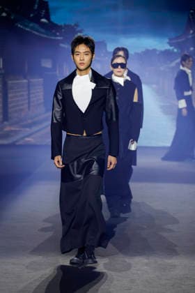 2026 F W Seoul Fashion Week Models walk the runway showcasing designs by SLING STONE during the 2026 F W Seoul Fashion Week at the Dongdaemun Design Plaza (DDP) in Seoul, South Korea on February 07, 2026. Seoul South Korea  Copyright: xMatrixxImages JungxUi-Chelx
