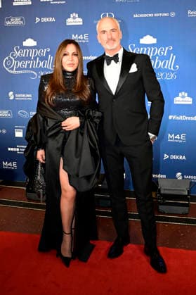 Simone Thomalla with partner Rene Marchand at the 18 SemperOperaball 2026 in the Semper Opera Dresden, 06 02 2026 Foto:xM.xWehnertx xFuturexImagex semperopernball_6284