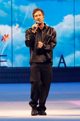 Max Giesinger at the premiere of the ice revue Holiday on Ice Cinema of Dreams in the Barclays Arena Hamburg, 06 02 2026 Foto:xH.xHartmannx xFuturexImagex ice_6206