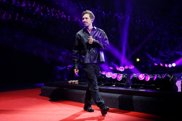 Max Giesinger at the premiere of the ice revue Holiday on Ice Cinema of Dreams in the Barclays Arena Hamburg, 06 02 2026 Foto:xH.xHartmannx xFuturexImagex ice_6212