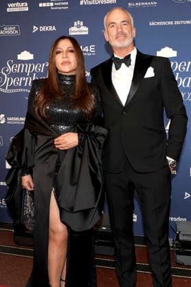 Simone Thomalla with partner Rene Marchand at the 18 SemperOperaball 2026 in the Semper Opera Dresden, 06 02 2026 Foto:xM.xWehnertx xFuturexImagex semperopernball_6377