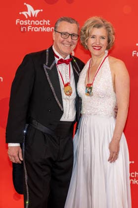 In the picture from left 1 Mayor of Veitshoechheim Juergen Goetz and Julia Goetz Veitshoechheim, Mainfrankensaele, 06 02 2026, Fastnacht in Franken 2026 Copyright: HMBxMedia xJulienxBecker