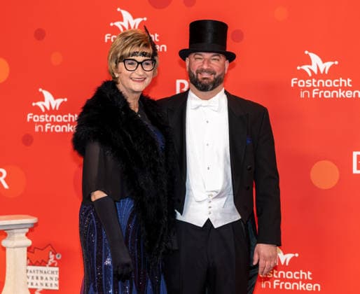 In the picture from left BR Broadcaster and BLLV President Simone Fleischmann and her companion Marcin Wojtyra Veitshoechheim, Mainfrankensaele, 06 02 2026, Fastnacht in Franken 2026 Copyright: HMBxMedia xJulienxBecker