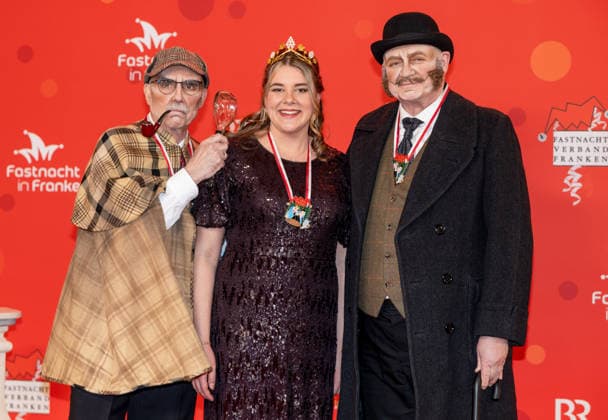 In the picture from left Artur Steinmann Franconian Winegrowers Association, the Franconian Wine Queen Antonia Kraiss and Herrmann Schmitt Franconian Winegrowers Association Veitshoechheim, Mainfrankensaele, 06 02 2026, Fastnacht in Franconia 2026 Copyright: HMBxMedia xJulienxBecker