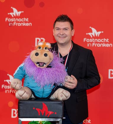 In the picture ventriloquist Sebastian Reich with his Amanda Veitshoechheim, Mainfrankensaele, 06 02 2026, Fastnacht in Franken 2026 Copyright: HMBxMedia xJulienxBecker