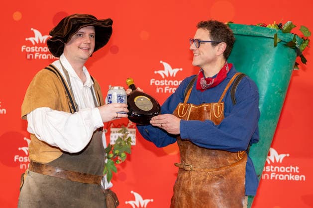In the picture from left the Second Mayor of Bamberg, Jonas Gluesenkamp and Lord Mayor of Wuerzburg Martin Heilig Veitshoechheim, Mainfrankensaele, 06 02 2026, Fastnacht in Franken 2026 Copyright: HMBxMedia xJulienxBecker