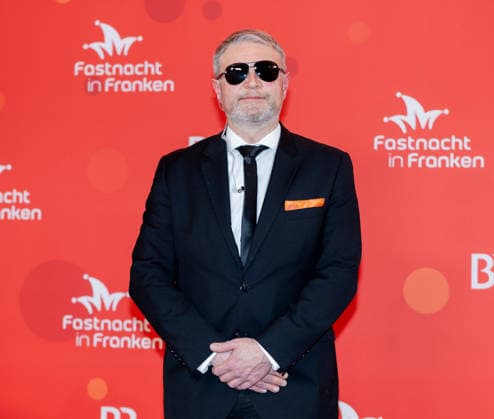 Pictured The Secretary General of the Free Voters of Bavaria, Hans Martin Groetsch, as a security guard Veitshoechheim, Mainfrankensaele, 06 02 2026, Fastnacht in Franken 2026 Copyright: HMBxMedia xJulienxBecker