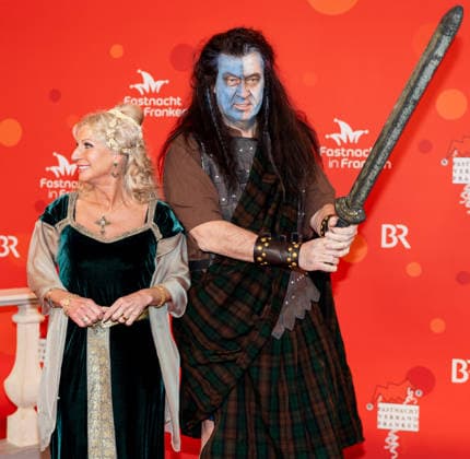 In the picture from left Ms. Karin and State Premier Markus Soeder CSU is on the road as Braveheart Veitshoechheim, Mainfrankensaele, 06 02 2026, Fastnacht in Franken 2026 Copyright: HMBxMedia xJulienxBecker