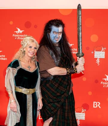 In the picture from left Ms. Karin and State Premier Markus Soeder CSU is on the road as Braveheart Veitshoechheim, Mainfrankensaele, 06 02 2026, Fastnacht in Franken 2026 Copyright: HMBxMedia xJulienxBecker
