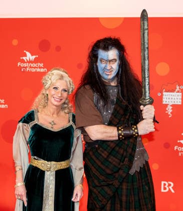 In the picture from left Ms. Karin and State Premier Markus Soeder CSU is on the road as Braveheart Veitshoechheim, Mainfrankensaele, 06 02 2026, Fastnacht in Franken 2026 Copyright: HMBxMedia xJulienxBecker