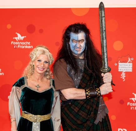 In the picture from left Ms. Karin and State Premier Markus Soeder CSU is on the road as Braveheart Veitshoechheim, Mainfrankensaele, 06 02 2026, Fastnacht in Franken 2026 Copyright: HMBxMedia xJulienxBecker