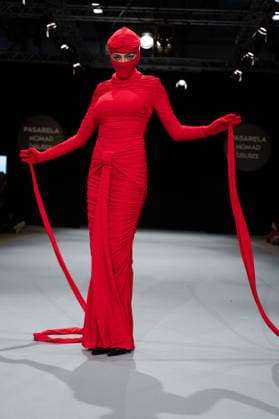 Modad catwalk during Madrid Fashion Week in Madrid - 07 Feb 2026 A model walks the runway in a design by designer CSDMM at the Momad catwalk during the Madrid Fashion Week at Ifema. Madrid Spain Copyright: xAtilanoxGarciax xSOPAxImagesx photos04477
