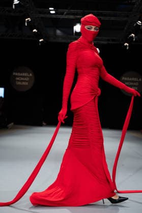 Modad catwalk during Madrid Fashion Week in Madrid - 07 Feb 2026 A model walks the runway in a design by designer CSDMM at the Momad catwalk during the Madrid Fashion Week at Ifema. Madrid Spain Copyright: xAtilanoxGarciax xSOPAxImagesx photos04478