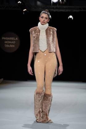 Modad catwalk during Madrid Fashion Week in Madrid - 07 Feb 2026 A model walks the runway in a design by designer CSDMM at the Momad catwalk during the Madrid Fashion Week at Ifema. Madrid Spain Copyright: xAtilanoxGarciax xSOPAxImagesx photos04487
