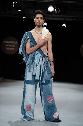 Modad catwalk during Madrid Fashion Week in Madrid - 07 Feb 2026 A model walks the runway in a design by designer CSDMM at the Momad catwalk during the Madrid Fashion Week at Ifema. Madrid Spain Copyright: xAtilanoxGarciax xSOPAxImagesx photos04494