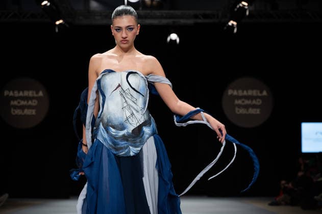 Modad catwalk during Madrid Fashion Week in Madrid - 07 Feb 2026 A model walks the runway in a design by designer CSDMM at the Momad catwalk during the Madrid Fashion Week at Ifema. Madrid Spain Copyright: xAtilanoxGarciax xSOPAxImagesx photos04496
