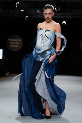 Modad catwalk during Madrid Fashion Week in Madrid - 07 Feb 2026 A model walks the runway in a design by designer CSDMM at the Momad catwalk during the Madrid Fashion Week at Ifema. Madrid Spain Copyright: xAtilanoxGarciax xSOPAxImagesx photos04497