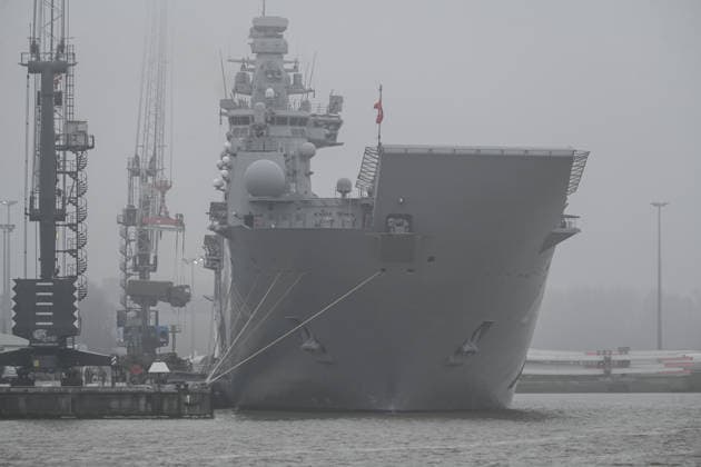Türkei nimmt sichtbar an der NATO-Übung Steadfast Dart 2026 teil. Im Zusammenhang mit der Nato-Übung Steadfast Dart hat der türkische Drohnen und Hubschrauberträger, TCG Anadolu Hafen festgemacht. Die TCG Anadolu bringt Material für die Übung nach Emden. Emden Niedersachsen Deutschland *** Turkey visibly participates in NATO exercise Steadfast Dart 2026 In connection with the NATO exercise Steadfast Dart, the Turkish drone and helicopter carrier, TCG Anadolu has moored in Emden port The TCG Anadolu brings material for the exercise to Emden Emden Lower Saxony Germany Copyright: xdiebildwerftx