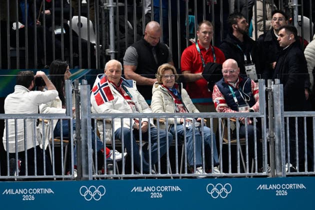 Winter Olympics - King Harald V and Queen Sonja At Speed Skating Stadium - Milan King Harald V and Queen Sonja of Norway are seen in the stands while attending the speed skating men s 5000m event during the Milano Cortina 2026 Winter Olympic Games at Milano Speed Skating Stadium in Milan, Italy on February 7, 2026. Photo by JMP ABACAPRESS.COM Milan Italy  Copyright: xJMP ABACAx