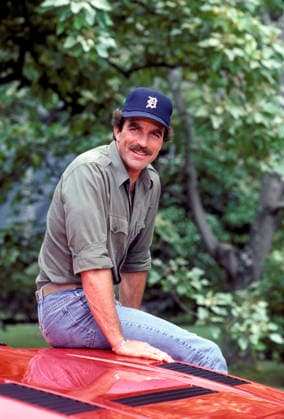 RECORD DATE NOT STATED Magnum, P.I. Tom Selleck in a 1983 Ferrari 308 GTS 1983 EDITORIAL USE ONLY  Copyright: x
