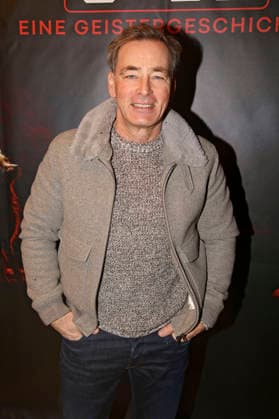 Jan Sosniok at the premiere of the play 2 22 A Ghost Story at the Komödie am Kurfürstendamm in the Ernst Reuter Saal Berlin, 08 02 2026 Foto:xAgenturxWehnertx xGränzdörferx xFuturexImagex geistergeschichte_6204