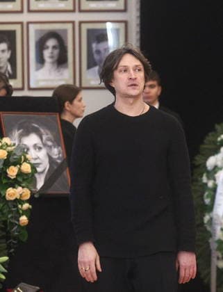 RUSSIA, MOSCOW - FEBRUARY 9, 2026: Actor Yuri Chursin attends a farewell ceremony for actress Olga Chipovskaya in the Great Portrait Foyer of the Vakhtangov State Academic Theatre. Chipovskaya passed away on February 4 at the age of 67 Moscow Russia  - ZUMAt113 20260209_zaa_t113_021 Copyright: xSofyaxSandurskayax