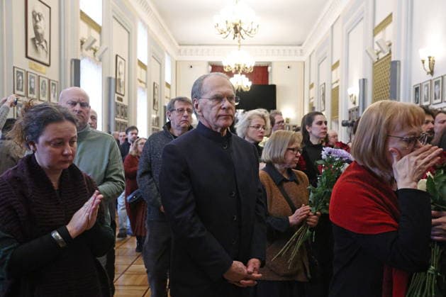 RUSSIA, MOSCOW - FEBRUARY 9, 2026: Actor Alexei Guskov follows pallbearers after a farewell ceremony for actress Olga Chipovskaya in the Great Portrait Foyer of the Vakhtangov State Academic Theatre. Chipovskaya passed away on February 4 at the age of 67 Moscow Russia  - ZUMAt113 20260209_zaa_t113_111 Copyright: xSofyaxSandurskayax