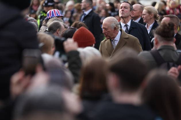 Image Licensed to Parsons Media. 09 02 2026. Clitheroe, United Kingdom. The King visits Lancashire. Clitheroe Train Station. His Majesty King Charles III greets members of the public as he arrives at Clitheroe Train Statoun for a day of visits in Lancashire.  Copyright: xRyanxJenkinsonx xParsonsxMediax PAR-9184-0011