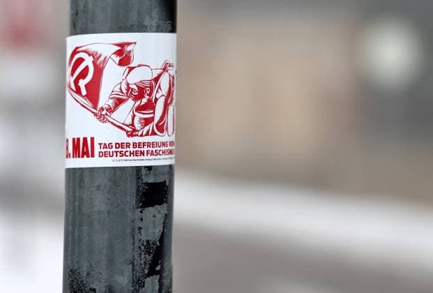 Querfurt bekelbt 08.02.2026, Querfurt, Aufkleber mit der Aufschrift 8.Mai Tag der Befreiung vom Deutschen Faschismus *** Querfurt bekelbt 08 02 2026, Querfurt, sticker with the inscription 8 May Day of Liberation from German Fascism