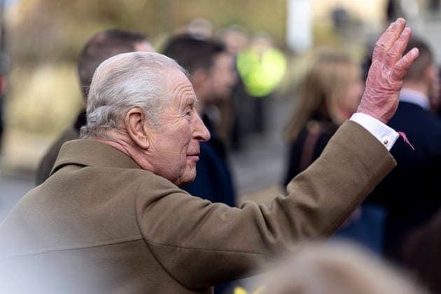 Image Licensed to Parsons Media. 09 02 2026. Clitheroe, United Kingdom. The King visits Lancashire. Clitheroe Train Station. His Majesty King Charles III greets members of the public as he arrives at Clitheroe Train Statoun for a day of visits in Lancashire.  Copyright: xRyanxJenkinsonx xParsonsxMediax PAR-9184-0086