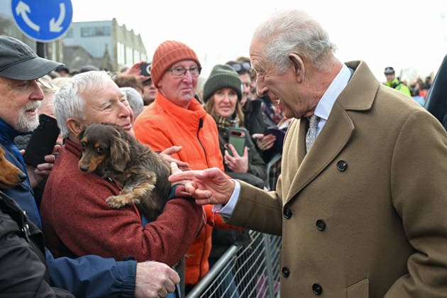 . 09 02 2026. Clitheroe, United Kingdom. King Charles III on a walkabout during a visit to Clitheroe in Lancashire, United Kingdom.  xPoolx xi-Imagesx IIM-26557-0013
