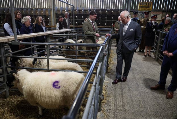 . 09 02 2026. Clitheroe, United Kingdom. King Charles III during a visit to the Clitheroe Auction Mart in Lancashire, United Kingdom.  xPoolx xi-Imagesx IIM-26557-0032
