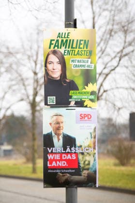 Landtagswahl Trier in Rheinland-Pfalz, Deutschland, Wahlplakat, Werbung für den Kandidaten einer politischen Partei, Wahlkampf *** State election Trier in Rhineland Palatinate, Germany, Election poster, Advertising for the Candidates a political Party, Election campaign 1133605709