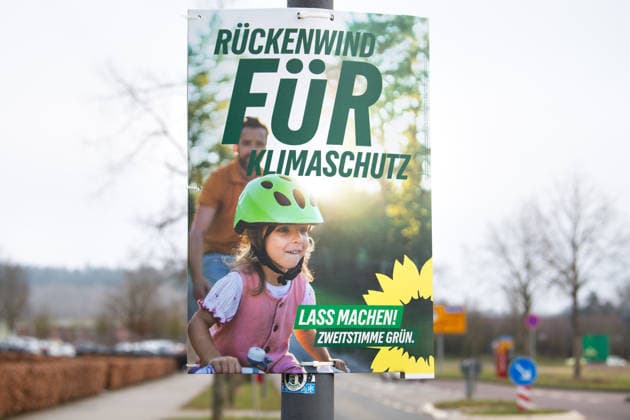 Landtagswahl Trier in Rheinland-Pfalz, Deutschland, Wahlplakat, Werbung für den Kandidaten einer politischen Partei, Wahlkampf *** State election Trier in Rhineland Palatinate, Germany, Election poster, Advertising for the Candidates a political Party, Election campaign 1133605719