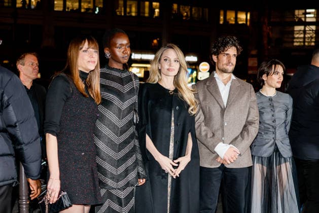 Alice Winocour, Anyier Anei, Angelina Jolie, Louis Garrel et Ella Rumpf Arrivals at the Coutures Première at the Pathé Palace cinema in Paris, France, February 9, 2026 Julien Sarkissian Bestimage Arrivals at the Coutures Première at Pathe Palace on February 09, 2026 in Paris, France Paris France  Copyright: xSarkissian-Vieillot BestimagexSarkissian-Vieillot Bestimagex