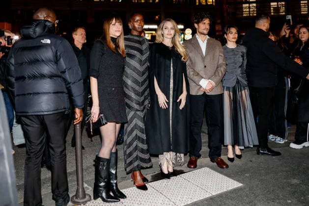Alice Winocour, Anyier Anei, Angelina Jolie, Louis Garrel et Ella Rumpf Arrivals at the Coutures Première at the Pathé Palace cinema in Paris, France, February 9, 2026 Julien Sarkissian Bestimage Arrivals at the Coutures Première at Pathe Palace on February 09, 2026 in Paris, France Paris France  Copyright: xSarkissian-Vieillot BestimagexSarkissian-Vieillot Bestimagex