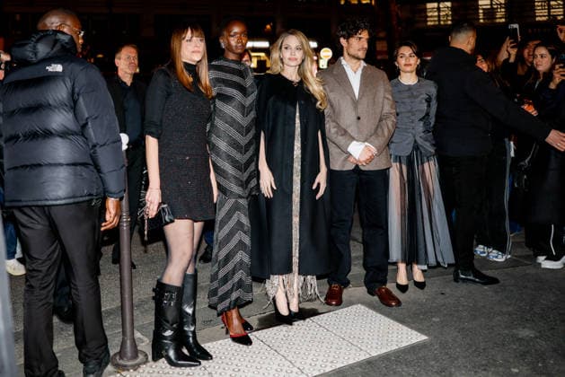 Alice Winocour, Anyier Anei, Angelina Jolie, Louis Garrel et Ella Rumpf Arrivals at the Coutures Première at the Pathé Palace cinema in Paris, France, February 9, 2026 Julien Sarkissian Bestimage Arrivals at the Coutures Première at Pathe Palace on February 09, 2026 in Paris, France Paris France  Copyright: xSarkissian-Vieillot BestimagexSarkissian-Vieillot Bestimagex