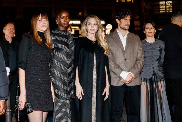 Alice Winocour, Anyier Anei, Angelina Jolie, Louis Garrel et Ella Rumpf Arrivals at the Coutures Première at the Pathé Palace cinema in Paris, France, February 9, 2026 Julien Sarkissian Bestimage Arrivals at the Coutures Première at Pathe Palace on February 09, 2026 in Paris, France Paris France  Copyright: xSarkissian-Vieillot BestimagexSarkissian-Vieillot Bestimagex