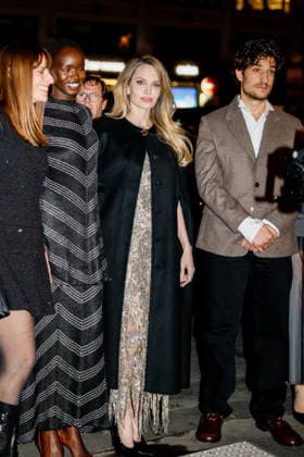 Alice Winocour, Anyier Anei, Angelina Jolie et Louis Garrel Arrivals at the Coutures Première at the Pathé Palace cinema in Paris, France, February 9, 2026 Julien Sarkissian Bestimage Arrivals at the Coutures Première at Pathe Palace on February 09, 2026 in Paris, France Paris France  Copyright: xSarkissian-Vieillot BestimagexSarkissian-Vieillot Bestimagex