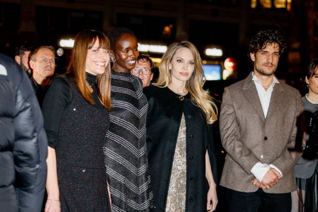 Alice Winocour, Anyier Anei, Angelina Jolie et Louis Garrel Arrivals at the Coutures Première at the Pathé Palace cinema in Paris, France, February 9, 2026 Julien Sarkissian Bestimage Arrivals at the Coutures Première at Pathe Palace on February 09, 2026 in Paris, France Paris France  Copyright: xSarkissian-Vieillot BestimagexSarkissian-Vieillot Bestimagex