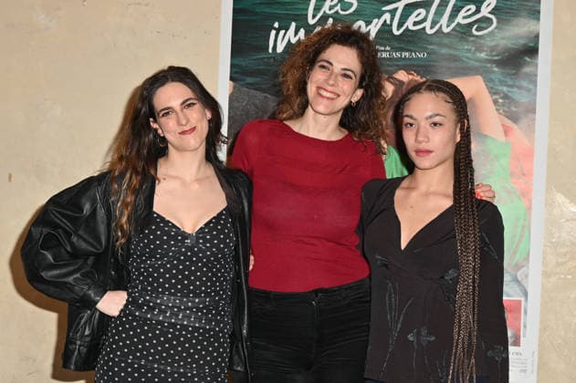 Les Immortelles Premiere - Paris Lena Garrel, Caroline Deruas Peano and Louiza Aura attending to the premiere of ‘Les immortelles’ held at Max Linder Panorama cinema, in Paris, France on February 9, 2026. Photo by Mireille Ampilhac ABACAPRESS.COM Paris France  Copyright: xAmpilhacxMireille ABACAx