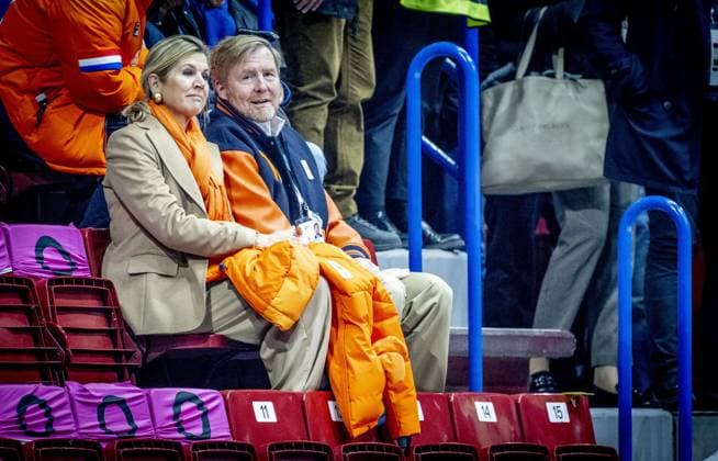 MILAN - Queen Maxima and King Willem-Alexander in the stands of the Milan Ice Skating Area during the qualifying competition for the women s 500 meters at the Milan Cortina 2026 Winter Olympics. ROBIN UTRECHT ANP netherlands out - belgium out  Copyright: xx x550223608x originalFilename: 550223608.jpg